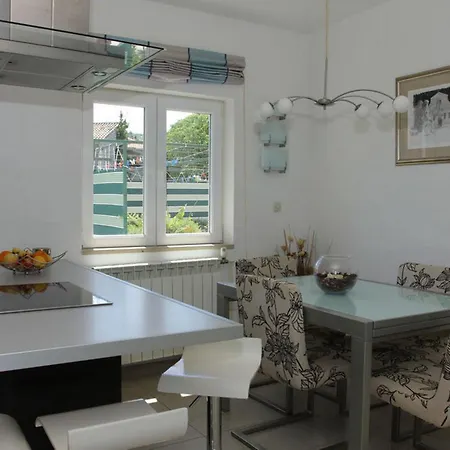 Апартаменты Karla 4 *