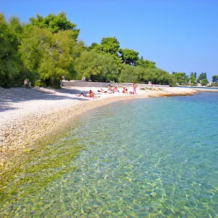 Karla 4 Супетар